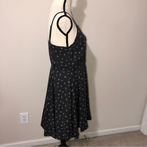 The Flash Sundress By Junkfood Size Large Gray Fit Flare DC Comics Superhero - Picture 3 of 11